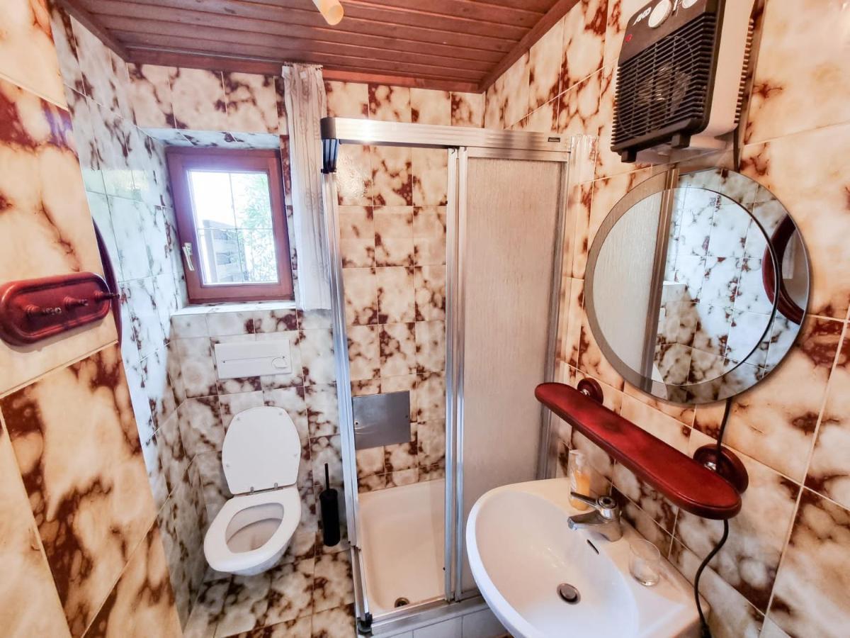 Hunde und Kinder sind in der Gartenwohnung Gretl mit Biotop in Seenähe herzlich willkommen Seeboden am Millstätter See Exterior foto